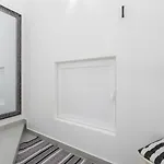 Апартаменты Figaro With Pool And Garden For 4 Persons