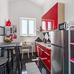Апартаменты Figaro With Pool And Garden For 4 Persons
