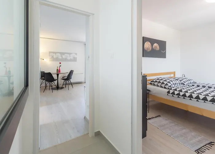 Figaro With Pool And Garden For 4 Persons Lägenhet Vrsar