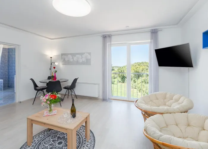 Lägenhet Figaro With Pool And Garden For 4 Persons *