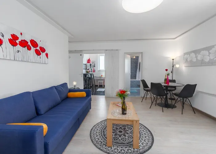Lägenhet Figaro With Pool And Garden For 4 Persons Vrsar