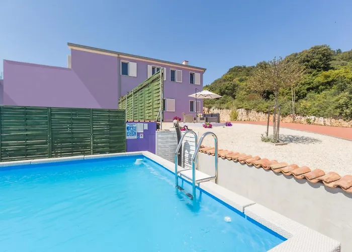 Figaro With Pool And Garden For 4 Persons Vrsar