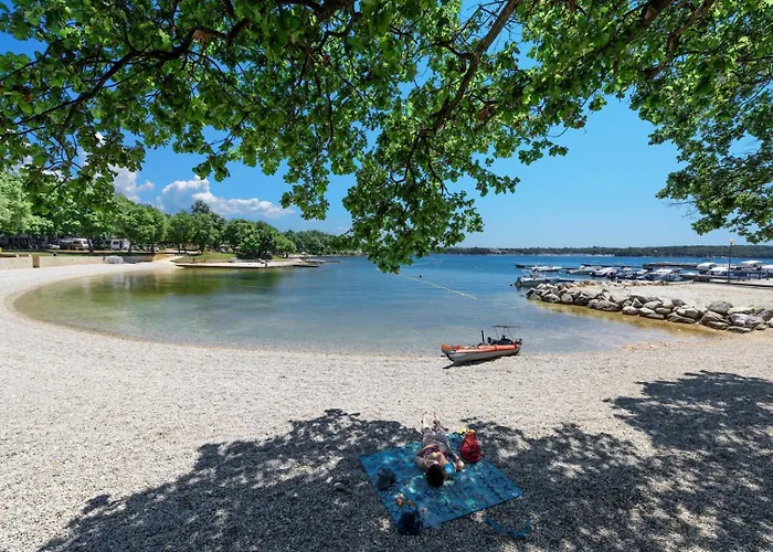 Figaro With Pool And Garden For 4 Persons Lägenhet *