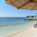 Figaro With Pool And Garden For 4 Persons *