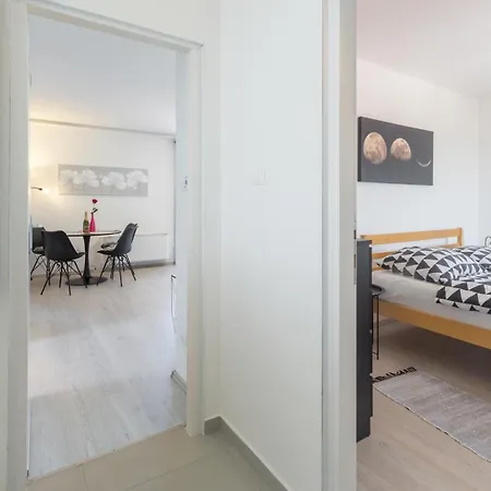 Figaro With Pool And Garden For 4 Persons Апартаменты Врсар