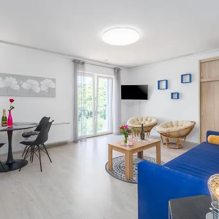 Figaro With Pool And Garden For 4 Persons Vrsar