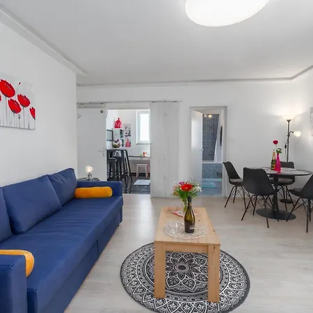 Апартаменты Figaro With Pool And Garden For 4 Persons Врсар