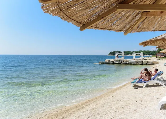 Figaro With Pool And Garden For 4 Persons *